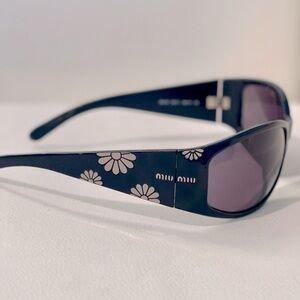 Miu Miu chunky flower sunglasses black